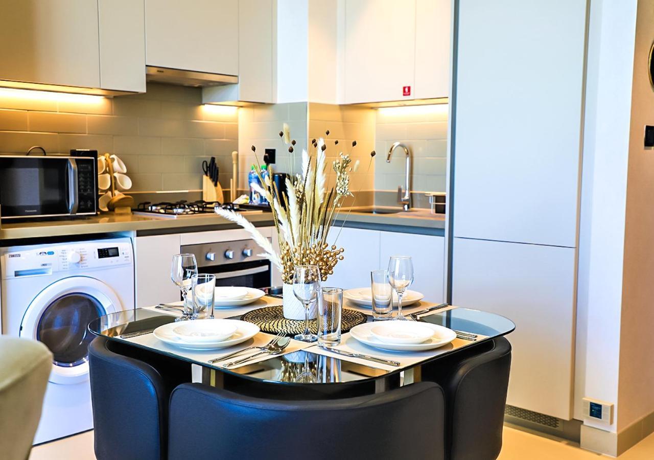 Stay By Latinem Luxury 2Br Holiday Home Cv B1309 Near Burj Khalifa Дубай Екстериор снимка