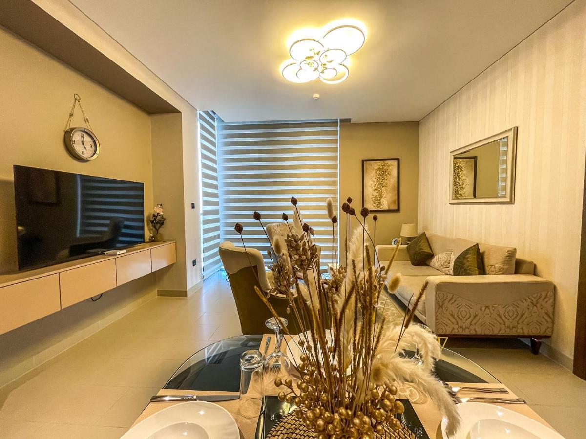 Stay By Latinem Luxury 2Br Holiday Home Cv B1309 Near Burj Khalifa Дубай Екстериор снимка
